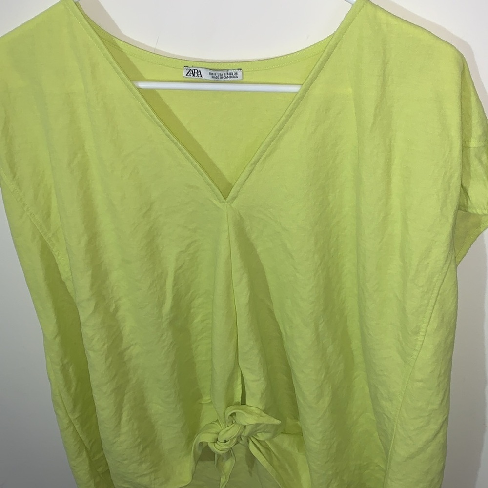 3/$10 Zara lime tie front top - Picture 3 of 3